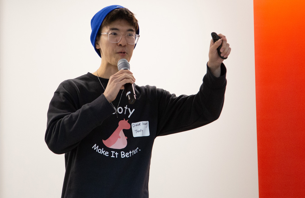 eLab student founder Dave Huang pitches Taoty, a food and beverage beta testing startup, to an audience at eLab’s New York City Pitch Night in October.